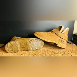 UGG Men's Tan Chukka Boots